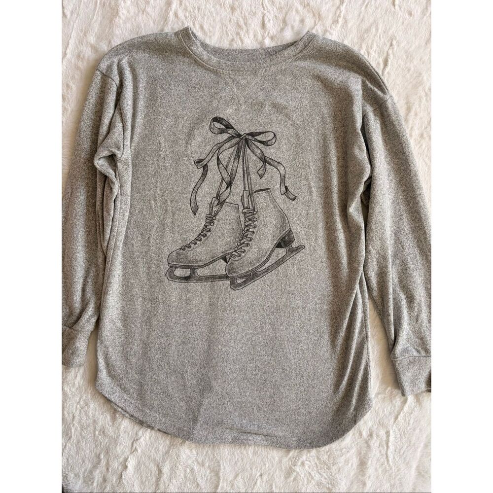 SO Ice Skates Graphic Top Girls Size L 10/12 Gray Long Sleeve Shirt